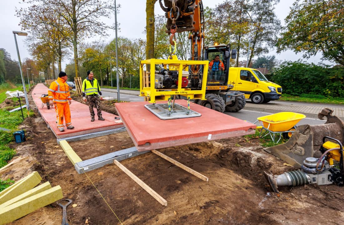Zwevende betonnen fietspaden Tiel